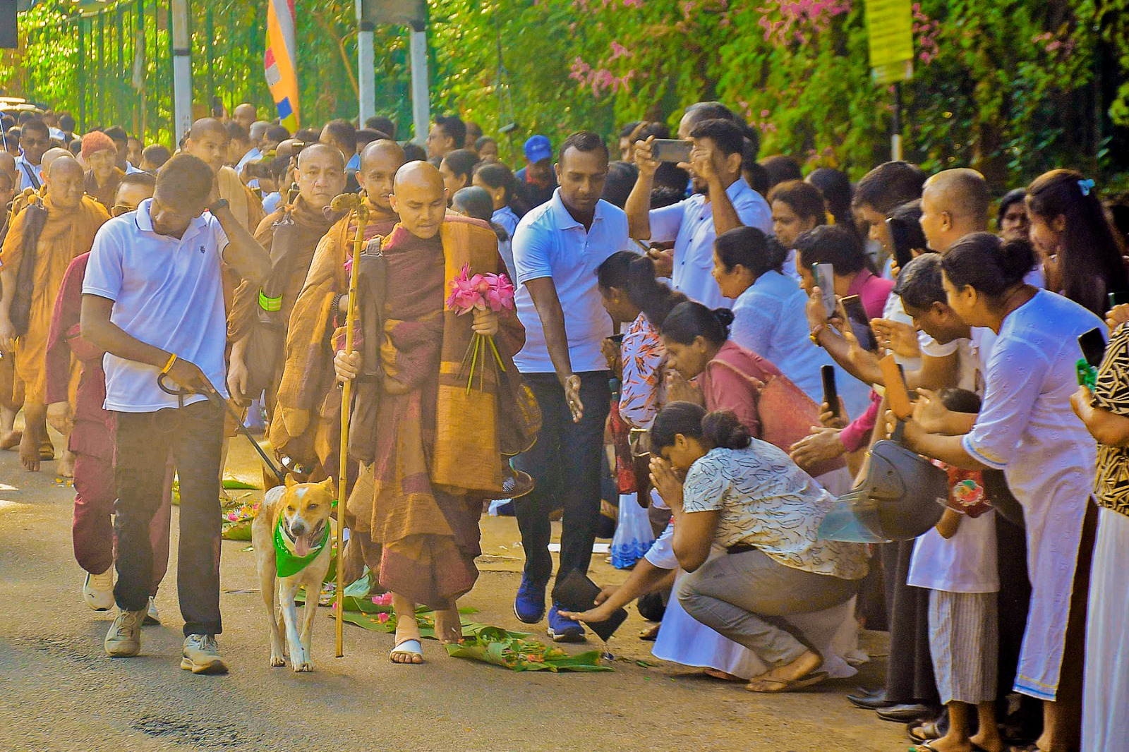 The World Peace Walk commenced to the Temple of Sacred Tooth Relic in Kandy