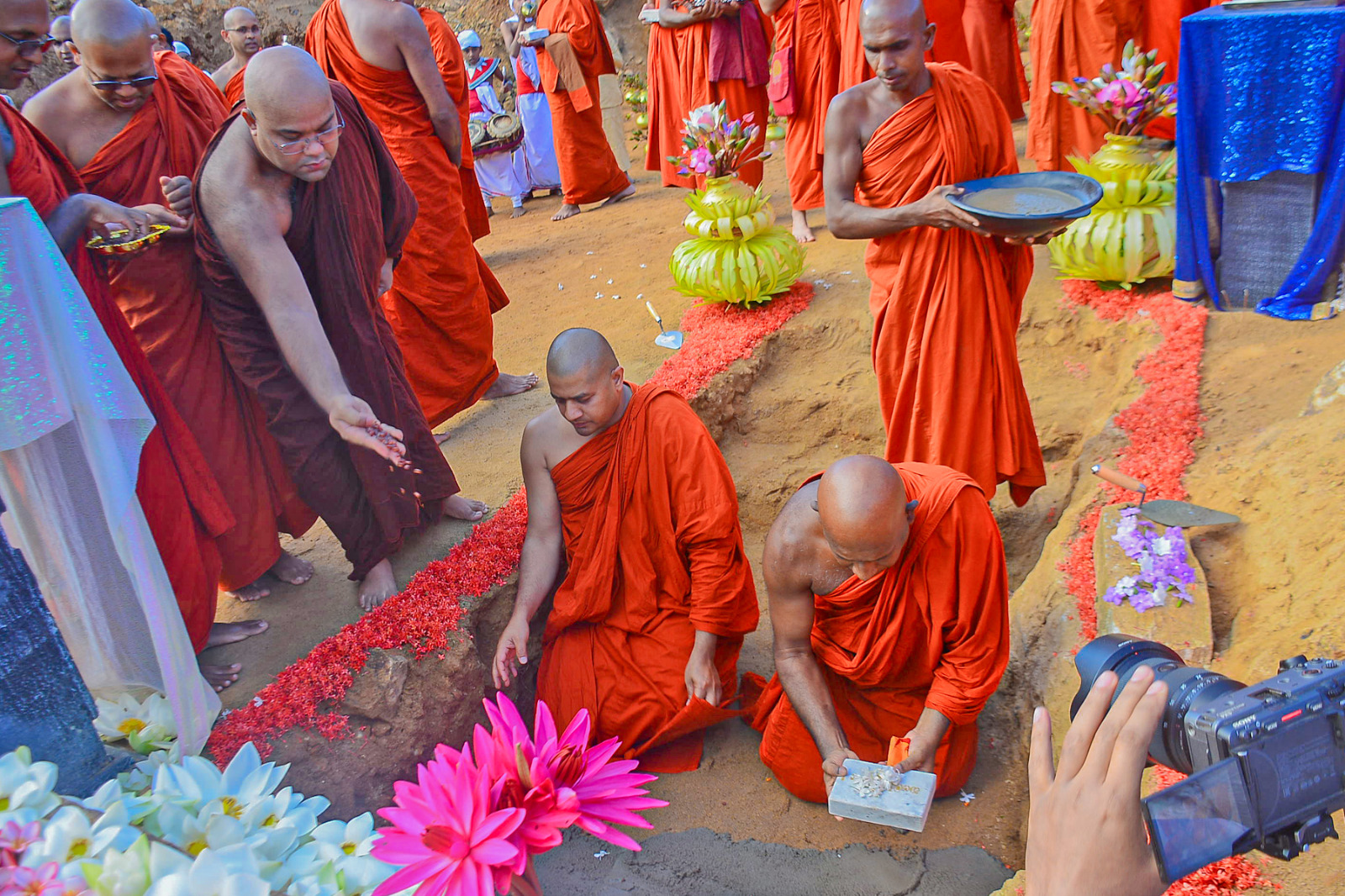 මොරගහකන්ද මහමෙව්නා විහාරස්ථානයේ චෛත්‍යය රාජයාණන් වහන්සේට මුල්ගල් තැබීමේ මහෝත්සවය