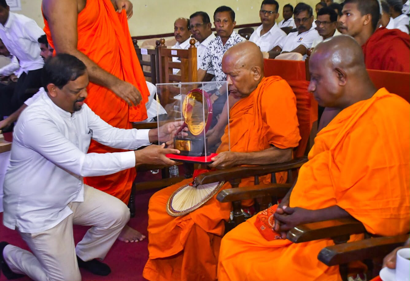 කුරුණෑගල, නාරම්මල ශාසනාරක්ෂක බල මණ්ඩලයේ සභාපති නාහිමිපාණන් වහන්සේ වෙත ‘මහෝපාධ්‍ය’ පදවිය පිරිනැමීම
